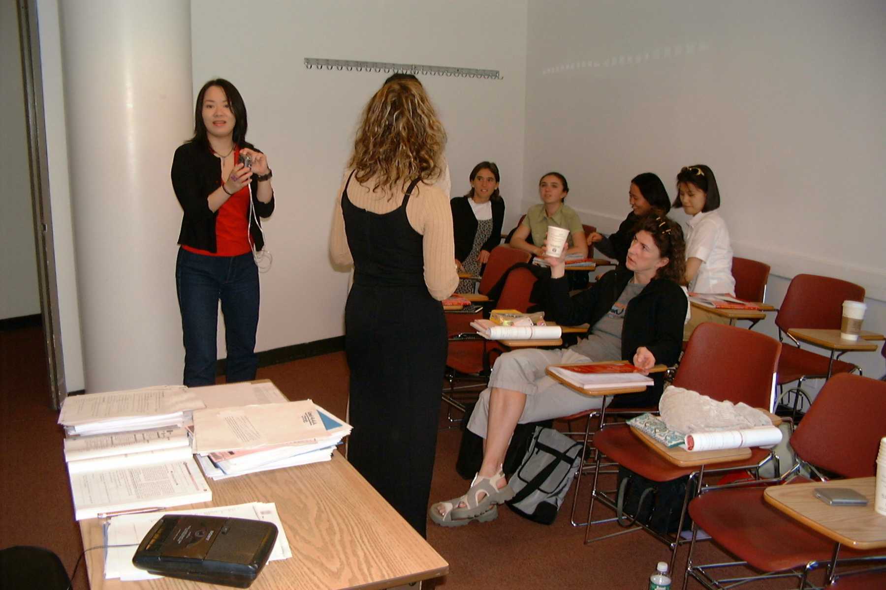 Montserrat an Argentine , Suann a Brazilian, a French girl, Kyoko a Japanese, the back of Arleta a Polish classmates, a Swiss, Coco? and Hyewon from Seoul